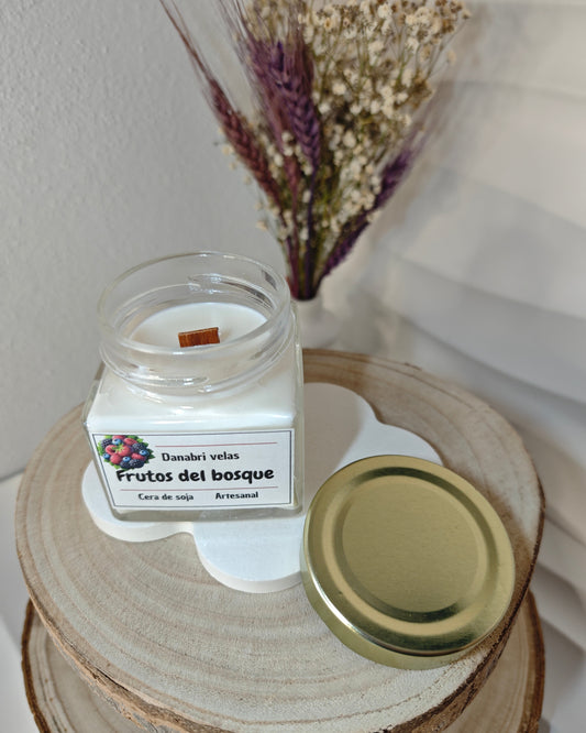 Vela aromática FRUTOS DEL BOSQUE.
